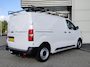 Peugeot e-Expert EV L2 50 kWh Stuurverwarming | Parkeercamera | Imperiaal | Trekhaak | 2 zits | Adaptive cruise control | Schuifdeur links