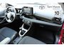 Toyota Yaris 1.5 VVT-i TeamNL Handgeschakeld | Apple Carplay & Android Auto | Smart Entry met startknop | 16” lichtmetalen velgen ‘machined’ | 7” digital dashboard ‘binocular’ | Portierinleg ‘felt’ | Ramen, elek
