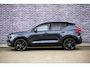 Volvo EX40 Volvo EX40 Single Motor Extended Range Ultra Black Edition Europa | Harman Kardon audio | 20" | Schuif-/kanteldak | Getint Glas | Elektrische stoelverstelling | Nubuck bekleding | Adaptive Cruise Control | Dodehoekdetectie |