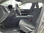 Volvo V60 B3 163pk Automaat Mild Hybrid Business Pro | Harman Kardon Audio | Navi & Carplay | Stoel&Stuur Verwarming | Park Assist | Dealeronderhouden |
