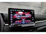 Volkswagen T-Roc 1.5 Life eTSI | Camera | Adaptieve cruise control | Stoelverwarming | LED koplampen