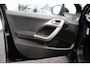 Peugeot 2008 1.2 PureTech Blue Lion met Pano en Navi