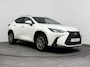 Lexus NX 450h+ AWD Luxury Line | Parkeersensoren V+A | Blindspot | Stuur-Stoelverwarming |
