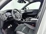Volvo XC40 T5 Recharge R-Design | 19" | Leder/Nubuck | Panoramadak | Trekhaak | Stoel/Stuurverwarming | Parkeercamera | Adaptieve Cruise | Getint Glas