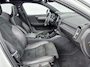 Volvo XC40 T5 Recharge R-Design | 19" | Leder/Nubuck | Panoramadak | Trekhaak | Stoel/Stuurverwarming | Parkeercamera | Adaptieve Cruise | Getint Glas