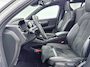 Volvo XC40 T5 Recharge R-Design | 19" | Leder/Nubuck | Panoramadak | Trekhaak | Stoel/Stuurverwarming | Parkeercamera | Adaptieve Cruise | Getint Glas