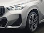 BMW X1 xDrive25e M Sport PHEV 245pk Dealer O.H | Trekhaak Af Fabriek | Adaptive Cruise | 360 Camera | Head Up | Harman / Kardon | Lederen Sportstoelen Massage & Memory | Stuur & Stoelen Verwarmd | Keyless | Apple Carplay | Navigatie | DAB | Virtual | 19"L.M | Plug In Hybrid |
