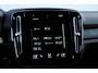 Volvo XC40 T5 262PK Automaat Recharge R-Design / Adaptieve cruise control / Trekhaak / Elektrische stoelen / Harman kardon audio / Elektrische achterklep / Stoel - en stuurwielverwarming / BLIS / 20" velgen