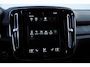 Volvo XC40 T5 262PK Automaat Recharge R-Design / Adaptieve cruise control / Trekhaak / Elektrische stoelen / Harman kardon audio / Elektrische achterklep / Stoel - en stuurwielverwarming / BLIS / 20" velgen