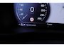 Volvo XC40 T5 262PK Automaat Recharge R-Design / Panoramadak / Trekhaak / Elektrische achterklep / Keyless entry / Stoel - en stuurwielverwarming / Parkeersensoren met camera / Harman kardon /