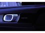 Volvo XC40 T5 262PK Automaat Recharge R-Design / Panoramadak / Trekhaak / Elektrische achterklep / Keyless entry / Stoel - en stuurwielverwarming / Parkeersensoren met camera / Harman kardon /