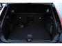 Volvo XC40 T5 262PK Automaat Recharge R-Design / Panoramadak / Trekhaak / Elektrische achterklep / Keyless entry / Stoel - en stuurwielverwarming / Parkeersensoren met camera / Harman kardon /