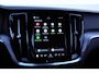Volvo V60 B3 177PK Automaat Essential Edition / Adaptieve cruise control / Stoel en stuurwielverwarming / Trekhaak / Google systeem / achterbank verwarmd / 19” velgen