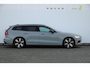 Volvo V60 B3 177PK Automaat Essential Edition / Adaptieve cruise control / Stoel en stuurwielverwarming / Trekhaak / Google systeem / achterbank verwarmd / 19” velgen
