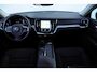 Volvo V60 B3 177PK Automaat Essential Edition / Adaptieve cruise control / Stoel en stuurwielverwarming / Trekhaak / Google systeem / achterbank verwarmd / 19” velgen