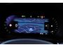 Volvo V60 B3 177PK Automaat Essential Edition / Adaptieve cruise control / Stoel en stuurwielverwarming / Trekhaak / Google systeem / achterbank verwarmd / 19” velgen