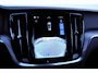 Volvo V60 B3 177PK Automaat Essential Edition / Adaptieve cruise control / Stoel en stuurwielverwarming / Trekhaak / Google systeem / achterbank verwarmd / 19” velgen