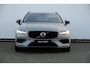 Volvo V60 B3 177PK Automaat Essential Edition / Adaptieve cruise control / Stoel en stuurwielverwarming / Trekhaak / Google systeem / achterbank verwarmd / 19” velgen