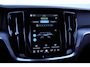Volvo V60 B3 177PK Automaat Essential Edition / Adaptieve cruise control / Stoel en stuurwielverwarming / Trekhaak / Google systeem / achterbank verwarmd / 19” velgen
