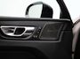 Volvo XC60 T6 Recharge AWD Ultra Dark | Luchtvering | Head-Up | Harman/Kardon | 360° | Panoramadak | Trekhaak | 21"