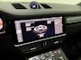 Porsche Cayenne 3.0 E-Hybrid | Sport-Design | 360 Camera | Burmester High-End | 92,5% SOH | Sport-Chrono | Head-Up | Panorama | Nachtzicht | Stoelventilatie | Keyless-Start | Sport-Uitlaat | 21 inch | Stoelverwarming V+A | Leder | Trekhaak | Luchtvering | Memory | Sfeerverlichting | Dodehoek | Active Safe |