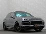 Porsche Cayenne 3.0 E-Hybrid | Sport-Design | 360 Camera | Burmester High-End | 92,5% SOH | Sport-Chrono | Head-Up | Panorama | Nachtzicht | Stoelventilatie | Keyless-Start | Sport-Uitlaat | 21 inch | Stoelverwarming V+A | Leder | Trekhaak | Luchtvering | Memory | Sfeerverlichting | Dodehoek | Active Safe |