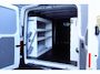 Volkswagen Crafter 35 2.0 TDI 163pk DSG L3H2 RWD 3500kg Trekgewicht Trekhaak Camera Climate Control Bijrijdersbank Sidebars Navigatie