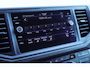Volkswagen Crafter 35 2.0 TDI 163pk DSG L3H2 RWD 3500kg Trekgewicht Trekhaak Camera Climate Control Bijrijdersbank Sidebars Navigatie