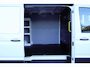 Volkswagen Crafter 35 2.0 TDI 163pk DSG L3H2 RWD 3500kg Trekgewicht Trekhaak Camera Climate Control Bijrijdersbank Sidebars Navigatie