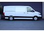 Volkswagen Crafter 35 2.0 TDI 163pk DSG L3H2 RWD 3500kg Trekgewicht Trekhaak Camera Climate Control Bijrijdersbank Sidebars Navigatie