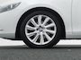 Volvo V40 2.0 T2 Nordic | Cruise Control | Airco | 17" Lichtmetalen velgen | Radio | Trekhaak