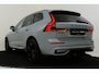 Volvo XC60 II T6 PLUG-IN HYBRID AWD ULTRA BLACK EDITION -PANO.DAK|HARMAN/KARDON|LUCHTVERING|GEVENT.LEDER+MASSAGE|360°CAM|HEAD-UP DISP.|PRIVACY.GLAS|TREKHAAK|21"|SoH:100%