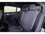 Volvo EC40 Extended Range Plus Black Ed. 82 kWh - Panoramadak - IntelliSafe Assist & Surround - 360º Camera - Verwarmde voorstoelen, stuur & achterbank - Parkeersensoren voor & achter - Elektr. bedienb. bestuurdersstoel met geheugen - Draadloze tel. lader - Warmtepomp - Extra getint glas - 20' LMV