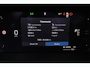 Volvo EC40 Extended Range Plus Black Ed. 82 kWh - Panoramadak - IntelliSafe Assist & Surround - 360º Camera - Verwarmde voorstoelen, stuur & achterbank - Parkeersensoren voor & achter - Elektr. bedienb. bestuurdersstoel met geheugen - Draadloze tel. lader - Warmtepomp - Extra getint glas - 20' LMV