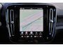 Volvo EC40 Extended Range Plus Black Ed. 82 kWh - Panoramadak - IntelliSafe Assist & Surround - 360º Camera - Verwarmde voorstoelen, stuur & achterbank - Parkeersensoren voor & achter - Elektr. bedienb. bestuurdersstoel met geheugen - Draadloze tel. lader - Warmtepomp - Extra getint glas - 20' LMV