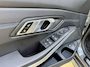 BMW 3-Serie Touring 330e *M-Sport* Mineralgrau / Black Edition / Apple Carplay / Stoelverwarming / Leder/Alcantara / Trekhaak / 19"LMV