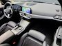 BMW 3-Serie Touring 330e *M-Sport* Mineralgrau / Black Edition / Apple Carplay / Stoelverwarming / Leder/Alcantara / Trekhaak / 19"LMV