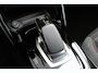 Peugeot e-2008 EV Active 50 kWh | Fase 3 laden | SOH 94,31% | Navi by app | Apple carplay | Trekhaak | Bluetooth | NL auto | 21.000km |