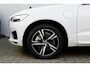 Volvo XC60 2.0 T8 Twin Engine AWD R-Design Charcoal nappaleder | Panoramadak | Elektrisch bedienbare voorstoelen | Park Assist voor & achter met camera | 18 inch lichtmetalen velgen |