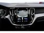 Volvo XC60 2.0 T8 Twin Engine AWD R-Design Charcoal nappaleder | Panoramadak | Elektrisch bedienbare voorstoelen | Park Assist voor & achter met camera | 18 inch lichtmetalen velgen |