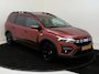 Dacia Jogger 1.0 TCe 110 Extreme 7p. | Sensoren met Camera Achter | Climate Control | Navigatie | Privacy Glass | Apple CarPlay & Android Auto |