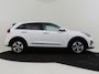 Kia Niro EV e-Niro DynamicLine 64 kWh 204PK | Achteruitrijcamera | PDC | Navi | DAB |Keyless entry start  | Cruise contr adapt | Climate contr | 17"LMV