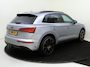 Audi Q5 55 TFSI e S edition Competition | Panoramadak | Trekhaak | Achteruitrijcamera | 3-zone airco | Dodehoekdetectie | Keyless | LED matrix verlichting | Stoelverwarming |