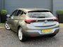 Opel Astra 1.4 Innovation ✓2e Eigenaar✓Carplay✓Keyless✓Camera✓Halfleder✓Navi✓Clima✓Cruise✓150pk✓Pdc V+A✓Rijstrooksensor✓6 Bak✓Dodehoeksensor✓17''Lm velgen✓Recent Beurt gehad✓N.A.P✓Nieuwe Apk bij Aflevering