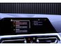 BMW 3-Serie Touring 330i xDrive High Executive M-pakket | Pano | HUD | 19" | Laser | Keyless | Hifi | Camera | DAB | Elektr. stoel + mem | Alarm kl.3 | Etc.