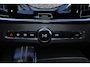 Volvo V90 T6 AWD R-Design - IntelliSafe Assist & Surround - Parkeercamera achter - Verwarmde voorstoelen - Parkeersensoren voor & achter - Elektr. bedienb. voorstoelen met geheugen - Inklapbare trekhaak - 19' LMV