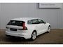 Volvo V60 B3 Automaat Business Pro | | Adaptieve Cruise Control | BLIS Dodehoekdetectie | Apple Carplay/Android Auto | Electronic Climate Control | DAB+ | Keyless Entry | Elektrische Achterklep | 17" Lichtmetalen Velgen | Park Assist Achter
