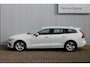 Volvo V60 B3 Automaat Business Pro | | Adaptieve Cruise Control | BLIS Dodehoekdetectie | Apple Carplay/Android Auto | Electronic Climate Control | DAB+ | Keyless Entry | Elektrische Achterklep | 17" Lichtmetalen Velgen | Park Assist Achter