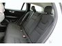 Volvo V60 B3 Automaat Business Pro | | Adaptieve Cruise Control | BLIS Dodehoekdetectie | Apple Carplay/Android Auto | Electronic Climate Control | DAB+ | Keyless Entry | Elektrische Achterklep | 17" Lichtmetalen Velgen | Park Assist Achter