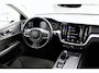 Volvo V60 B3 Automaat Business Pro | | Adaptieve Cruise Control | BLIS Dodehoekdetectie | Apple Carplay/Android Auto | Electronic Climate Control | DAB+ | Keyless Entry | Elektrische Achterklep | 17" Lichtmetalen Velgen | Park Assist Achter
